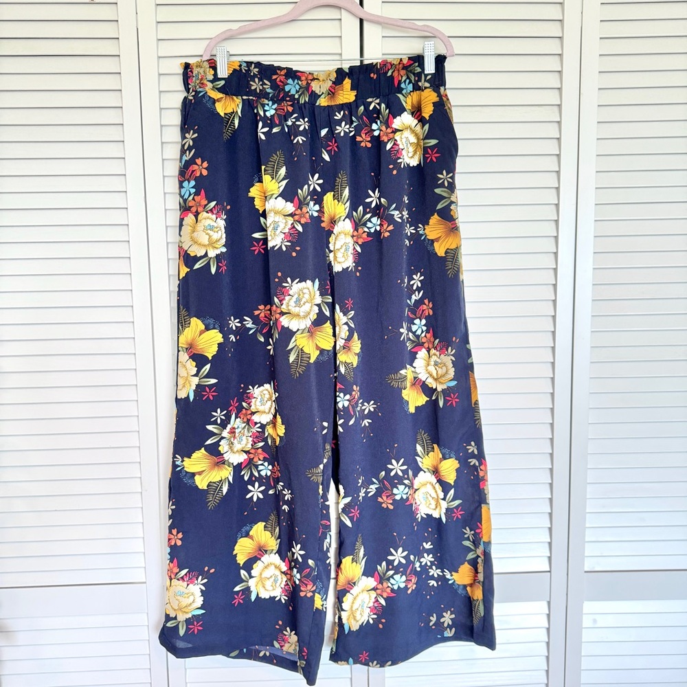 BloomChic Ultra Wide Leg Navy Floral Pants, 18-20 Plus Size